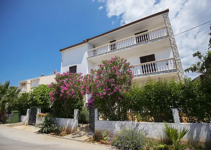 아파트 Welcome 돈제페트레케인